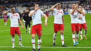 Enerji Bakanı Dönmez: Mehmetçik'e selam eden A Milli Futbol Takımımızı kutluyorum