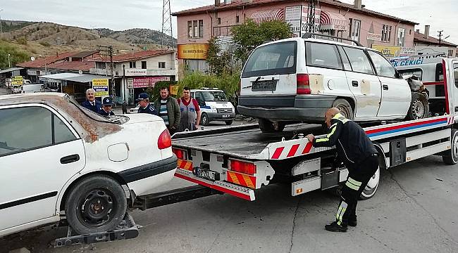 Hurda araçları topluyor: ÇEVRE KİRLİLİĞİ İÇİN ÖNEMLİ