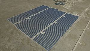 Türkiye'nin en büyük güneş enerjisi santrali üretime başladı