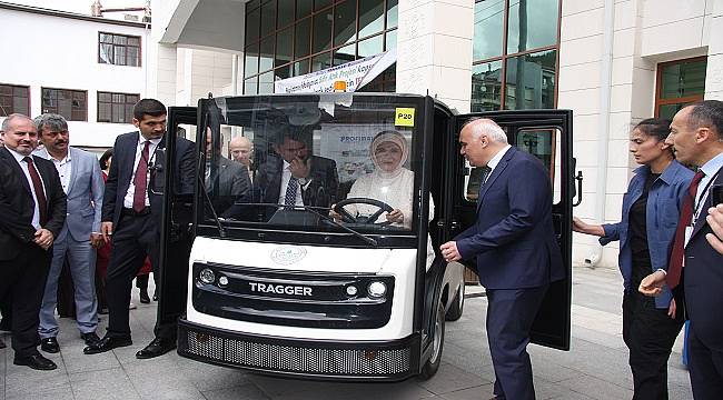 Yüzde 100  elektrikli aracı inceledi: SIFIR ATIK PROJESİ PİLOT BÖLGESİ&#039;NDE