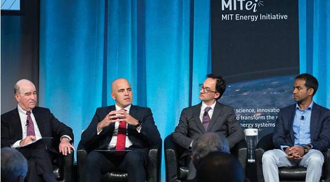 Enerji sektöründe teknolojik gelişmeler ve politikalar konuşuldu!