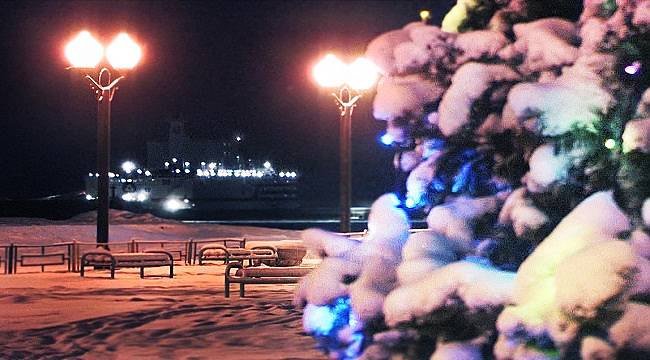 Dünyanın ilk yüzen nükleer güç santrali şebekeye elektrik vermeye başladı!