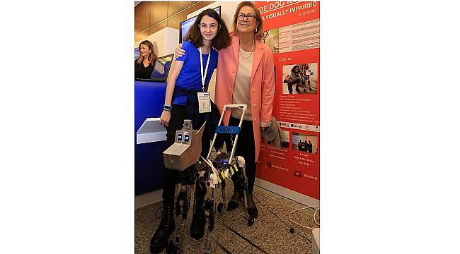 ROBOT: Görme engelliler ve Alzheimer olan bireyler için