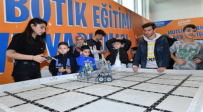 ÜSKÜDAR&#039;DA: Robotik ve drone festivali