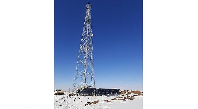 AĞRI&#039;DA: Güneş enerjili baz istasyonu kurdu