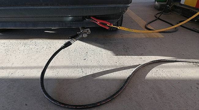 Petrol fiyatları düştü – LPG&#039;nin fiyatı arttı!