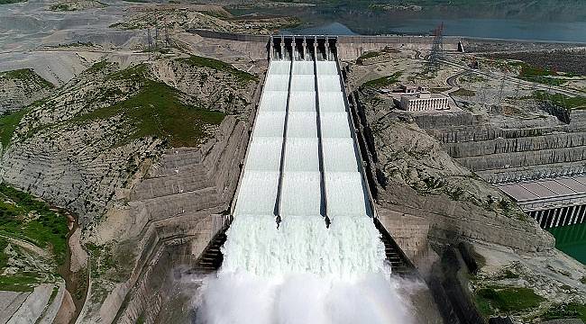 Enerji Bakanı Dönmez &#039;Ülkemize ve milletimize hayırlı olsun&#039;