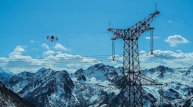 İlk hibrit kameralı dronelerle...