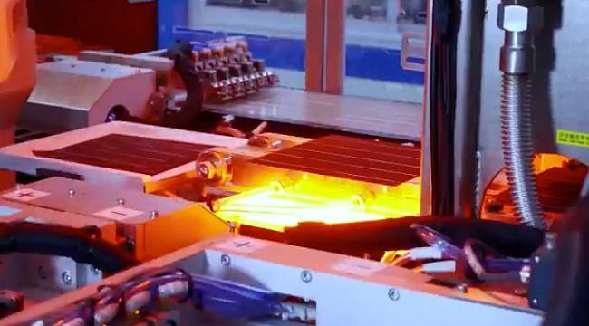 Enerji Bakanı Dönmez: Yerli Güneş Panelleri...