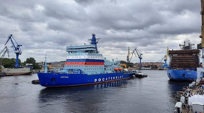 Nükleer Buzkıran Arktika Murmansk&#039;a Doğru Yola Çıktı: Zorlu buz şartlarında test edilecek