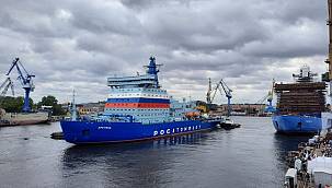 Nükleer Buzkıran Arktika Murmansk'a Doğru Yola Çıktı: Zorlu buz şartlarında test edilecek