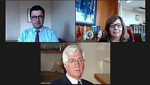 TÜSİAD Onursal Başkanı Muharrem Kayhan öğrencilerle bir araya geldi