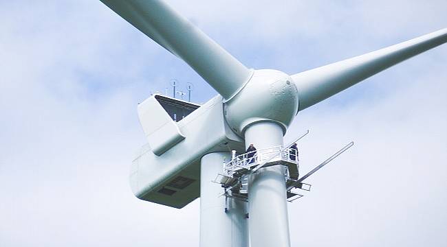Üniversiteli gençlere &#039;Rüzgar Türbin bakımlarının&#039; nasıl yapıldığını...