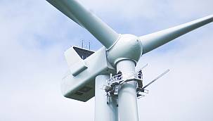 Üniversiteli gençlere 'Rüzgar Türbin bakımlarının' nasıl yapıldığını...