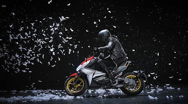 Dünyanın İlk İki Vitesli Otomatik Şanzımana Sahip Elektrikli Motosikleti F9&#039;u Tanıttı!