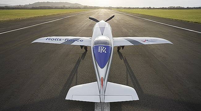 Tamamen ELEKTRİKLİ uçak - Dünya rekoru yolunda bir şamayı daha tamamladı!