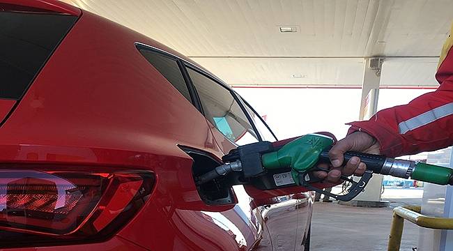 Benzin ve motorine indirim geldi: Tam...