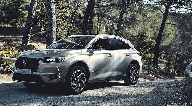 300 HP güce sahip ŞARJ edilebilir HİBRİT modeli DS 7 - YENİ!