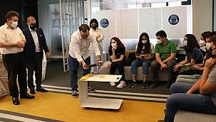 LİSELİLER - Elektrikli araçlarını yarıştırıyor!