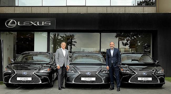 Premium Sedan Lexus ES Enterprise’da!