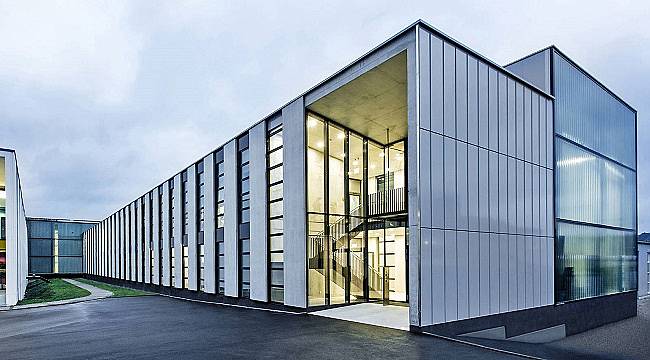 Enerji dağıtım - Bina otomasyonu - Kablo yönetimi - Enerji verimliliği alanlarında faaliyet gösteriyor