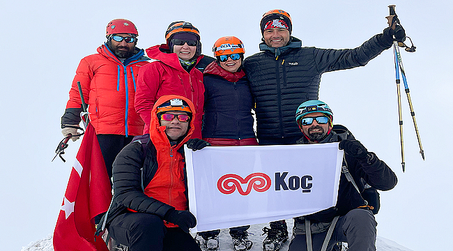 AĞRI DAĞI’NIN ZİRVESİNE TIRMANIŞ GERÇEKLEŞTİRDİ - İklim Değişikliği’ne dikkat çekmek için!