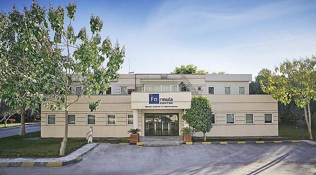 Kendini de havayı da temizliyor - Çimsa Nona!