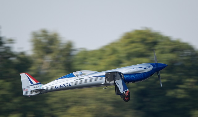 Tamamen ELEKTRİKLİ uçak - İlk kez gökyüzünde!