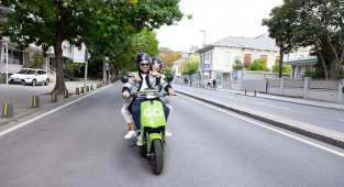 300 ELEKTRİKLİ moped ile İstanbul'da!