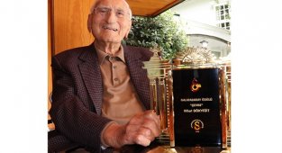 Ali Nihat Gökyiğit'e Çevre Ödülü - Galatasaraylılar Derneği...