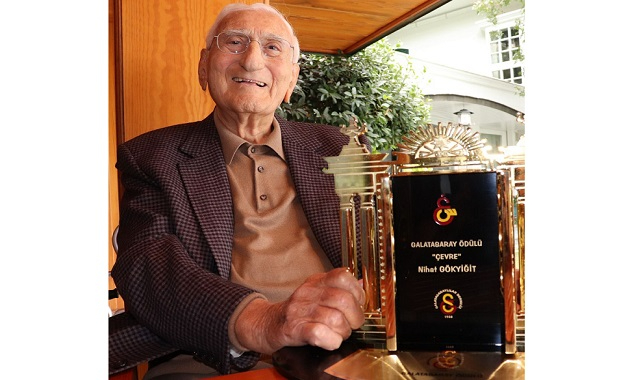 Ali Nihat Gökyiğit&#039;e Çevre Ödülü - Galatasaraylılar Derneği...