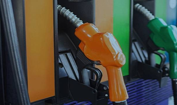 Petrol düştü - Akaryakıta...