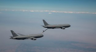 İlk TANKER uçağı teslim etti - Japonya Hava Öz Savunma Kuvvetleri...