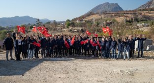 Sabancı Gönüllüleri “Cumhuriyet Seferberliği” kapsamında Manavgat’ın Güzelyalı köyünü yaşama geri kazandırmaya destek sağladı