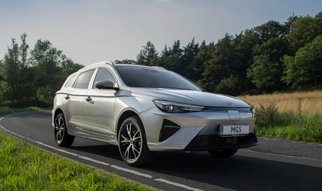 Yüzde 100 elektrikli ve şarj edilebilir hibrit model - Satış rekoru kırdı!