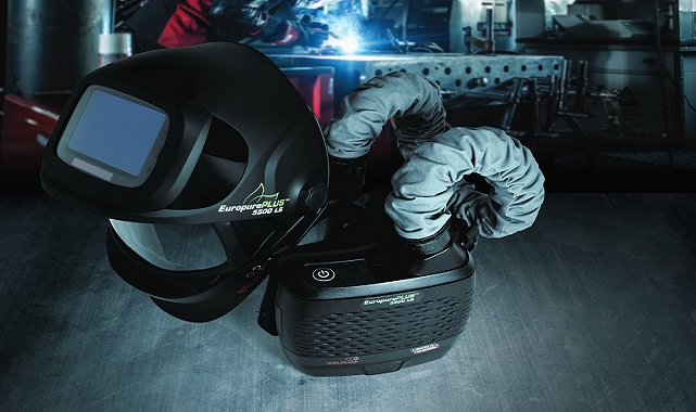 Maske &#039;Şarj edilebilir Li-ion batarya ile donatıldı&#039; - Lincoln Electric!