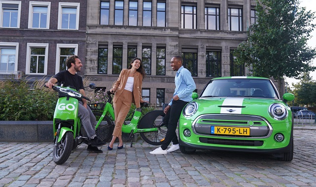 Paylaşımlı elektrikli arabaları da hizmete sundu!