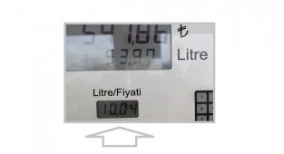 Petrol 75 dolara çıktı - İstasyonlarda panolara çift rakamlar yazılmaya başlandı!