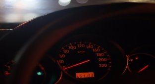 Sürücüler - Bu akşam gösterge panelinin parlaklığını düşürün!