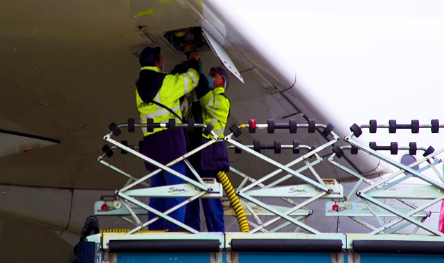 Yüzde 100 SAF yakıtıyla uçtu -  Dünyada ilk kez bir yolcu uçağı!