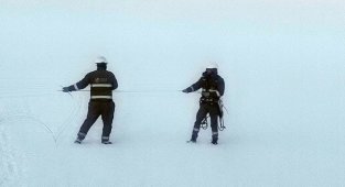 Dicle Elektrik sahada - Yoğun kar ve fırtına nedeniyle oluşan arızalara müdahale ediyorlar!