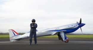 Dünyanın tamamen ELEKTRİKLİ en hızlı hava aracı olarak tescil edildi - Rolls-Royce!