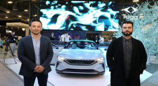 Klasik Türk müziğinin 2500 eserini öğrenerek yerli ELEKTRİKLİ oto Togg'a özel bir beste yaptı!