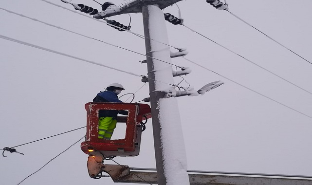 SEDAŞ - Kar yağışına karşı enerji kesintilerini önlemek için tam kadro sahada!