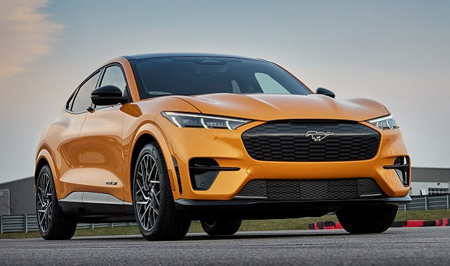 Tam elektrikli Ford için &#039;Terzi İşi&#039; lastik - PIRELLI üretti!