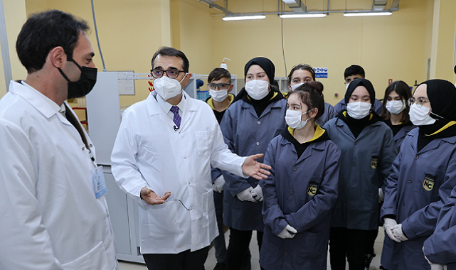 Türkiye&#039;nin ilk madencilik lisesi - İş Garantili: Enerji Bakanı Dönmez ders verdi