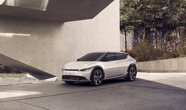 Yılın elektrikli SUV&#039;u seçildi - Kia EV6!