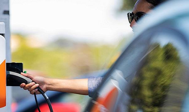 Dünyada ELEKTRİKLİ otomobil satışları 6,6 milyona çıktı!