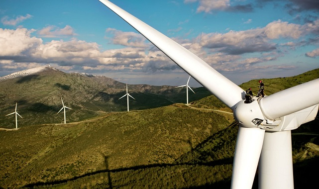 Zorlu Enerji - Rüzgâr türbin kanatlarının geri dönüştürülmesi ve yeniden kullanılması ile...