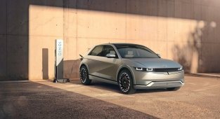 Hyundai ELEKTRİKLİ Dünyada Yılın Otomobili Seçildi - Tek şarjla 480 km menzil!